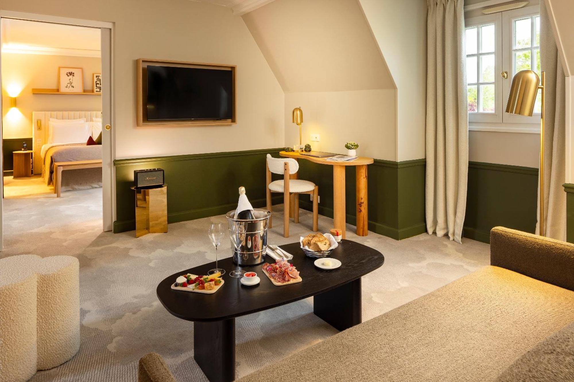 Hostellerie Briqueterie & Spa Champagne Вине Экстерьер фото A suite at the hotel